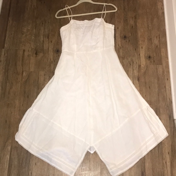 Nikki Valentine Dresses & Skirts - NIKKI VALENTINE 100% Irish Linen White Lace Dress
